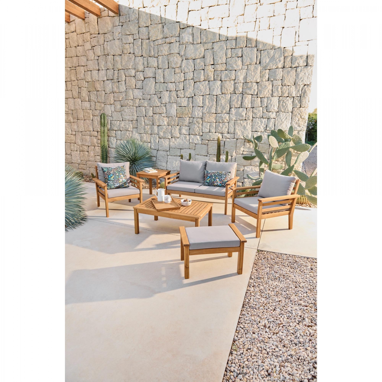 Bali Garten-Set: Tisch + Sofa + 2 Sessel + Beistelltisch + Hocker + Holztablett