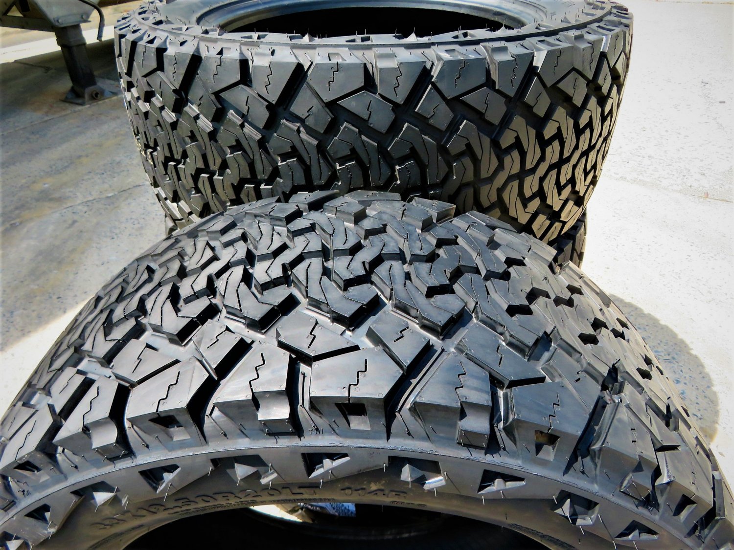 2025 Venom Power Terra Hunter X/T 275/60R20 115T XT Extreme Terrain All-Terrain Reifen