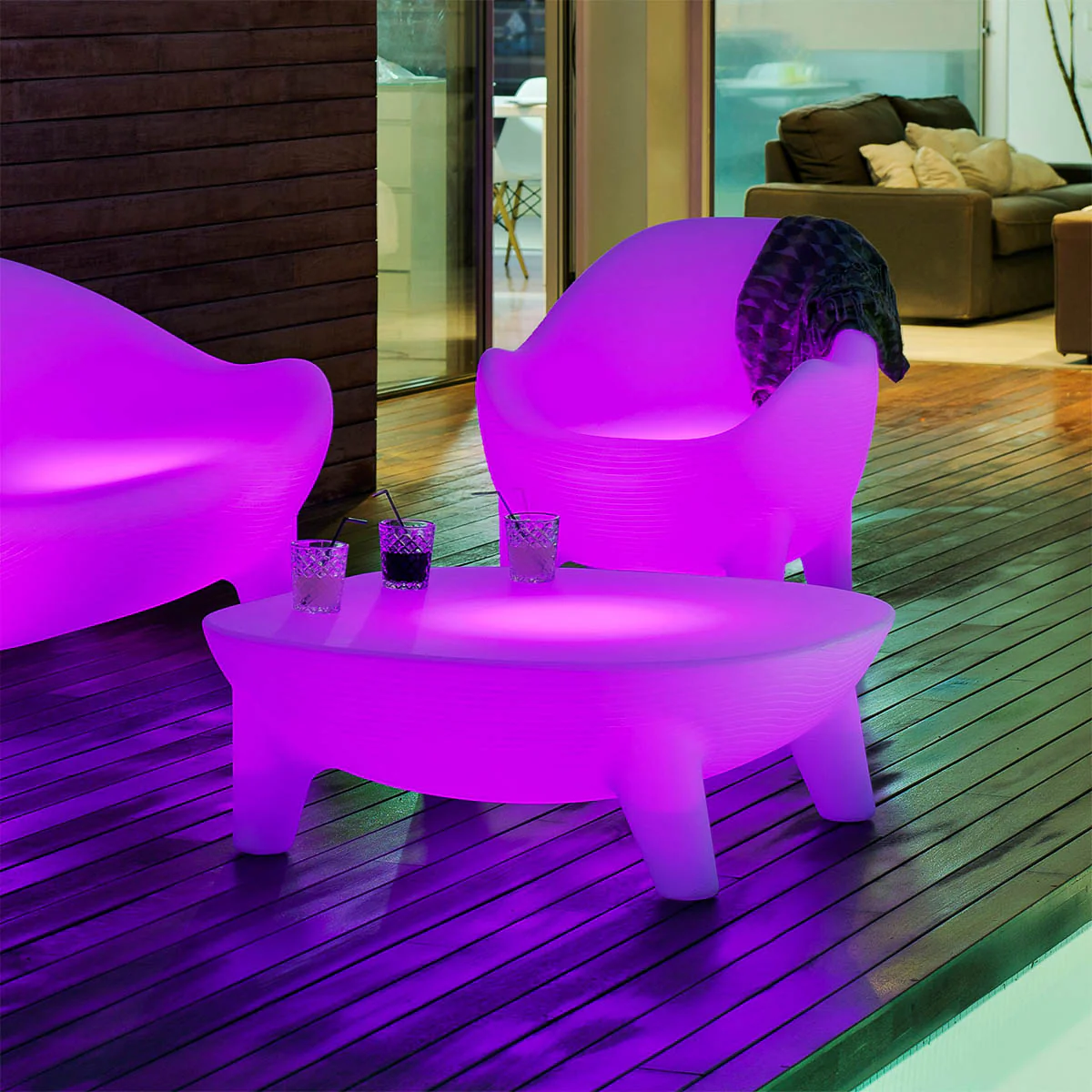 Packung mit 1 Martinique-Tisch und 2 Aruba-Stühlen