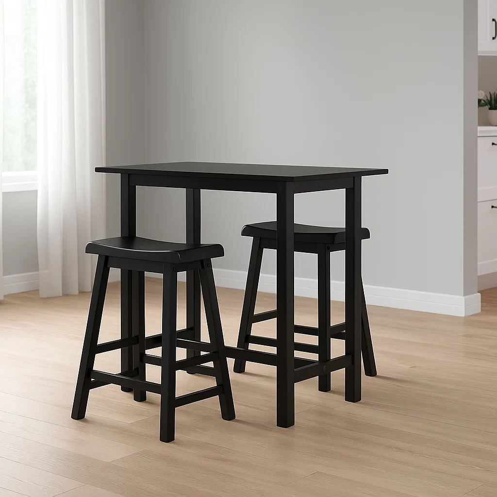 Ensemble table et tabourets de bar, comprenant une table et deux chaises, en bois noir, adapté à une utilisation intérieure.