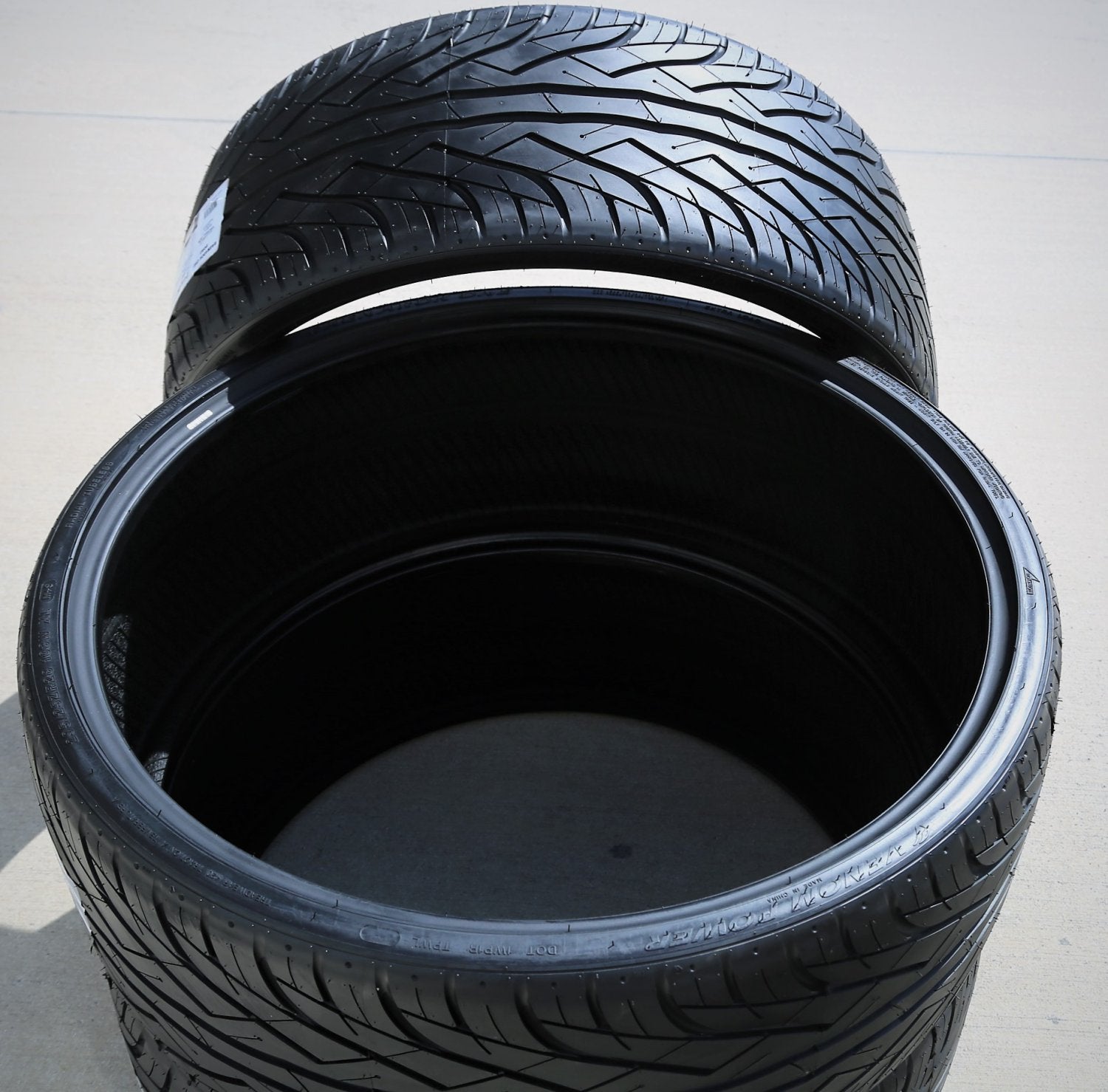 2025 Venom Power Ragnarok One 295/25R28 ZR 103W XL Hochleistungs-M+S-Reifen